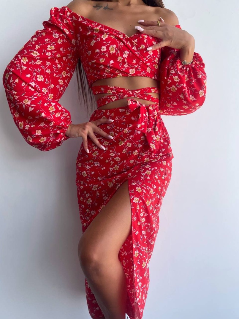 Квітковий комплект: топ із зав'язками на талії + спідниця міді з розрізом Квітковий комплект: топ із зав'язками на талії + спідниця міді з розрізом | PUSHKA SHOP