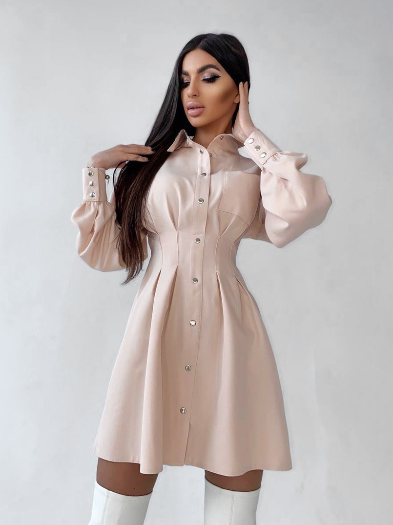 Приталенное платье-рубашка на кнопках с открытой спиной Приталенное платье-рубашка на кнопках с открытой спиной | PUSHKA SHOP
