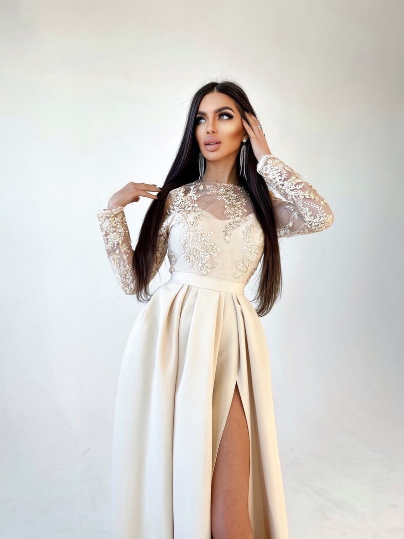 Платье макси с кружевным верхом и разрезом на юбке  | PUSHKA SHOP