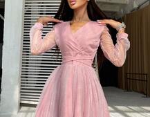 Блестящее платье-мини с пышной юбкой и завязками на талии Блестящее платье-мини с пышной юбкой и завязками на талии | PUSHKA SHOP