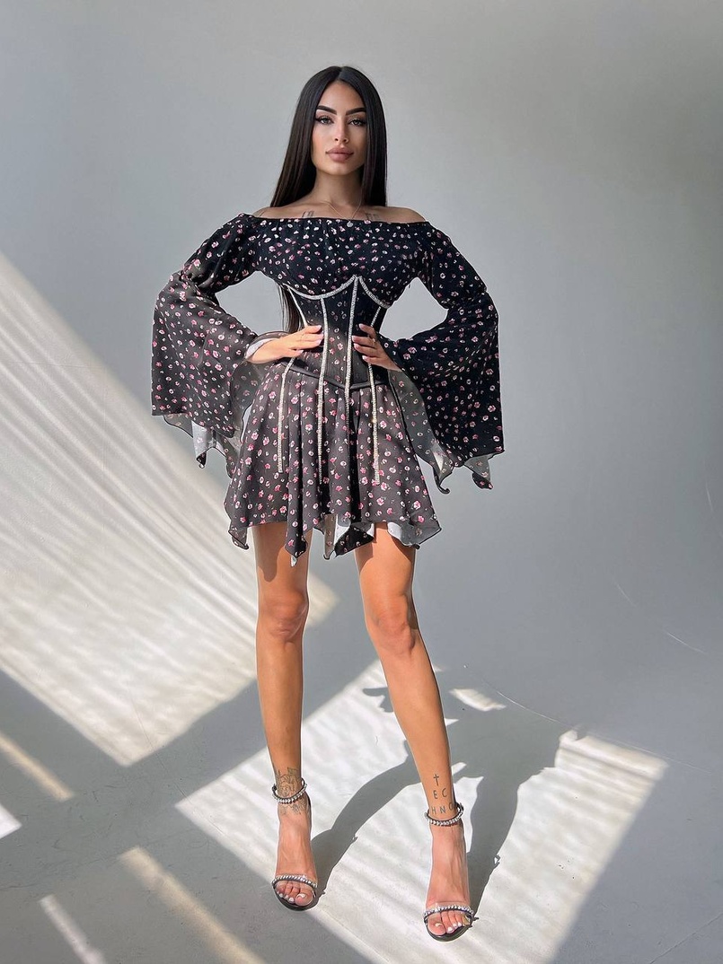 Сукня асиметричного крою з розкльошеними рукавами + корсет декорований стразами Ручна робота | PUSHKA SHOP