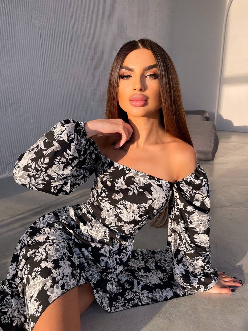 Улюблена сукня-міді зі шнурівкою на спинці та розрізом на ніжці | PUSHKA SHOP