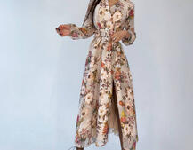 Платье миди с запахом на груди и разрезом на юбке Платье миди с запахом на груди и разрезом на юбке | PUSHKA SHOP