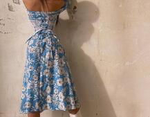 Сукня міді з розрізом в квітковий принт + прозорий корсет Сукня міді з розрізом в квітковий принт + прозорий корсет | PUSHKA SHOP